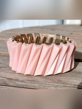 Vintage Expandable Pink Twist Bracelet - Women's Fashion Accessory